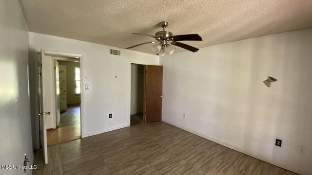 2334 N Pine Lea Drive, Jackson, MS 39209