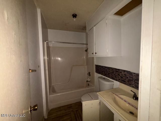 2334 N Pine Lea Drive, Jackson, MS 39209