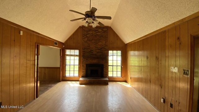 2334 N Pine Lea Drive, Jackson, MS 39209