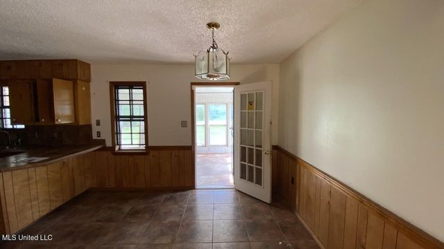2334 N Pine Lea Drive, Jackson, MS 39209