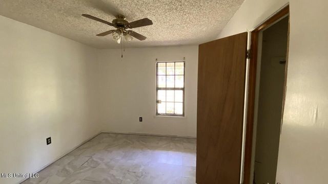 2334 N Pine Lea Drive, Jackson, MS 39209