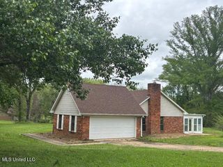 2334 N Pine Lea Drive, Jackson, MS 39209