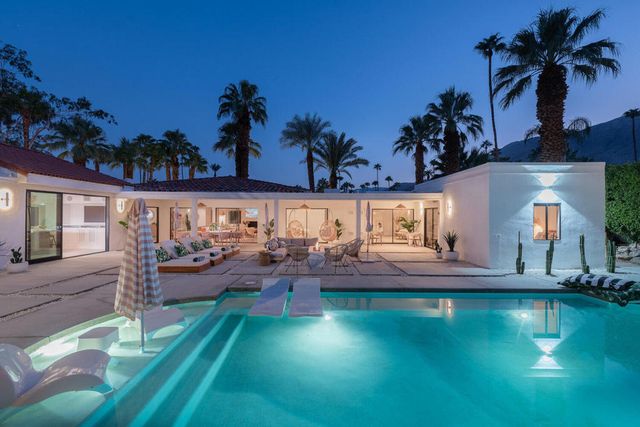 246 W Vereda Norte, Palm Springs, CA 92262