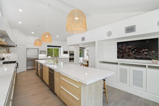 246 W Vereda Norte, Palm Springs, CA 92262