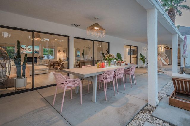 246 W Vereda Norte, Palm Springs, CA 92262