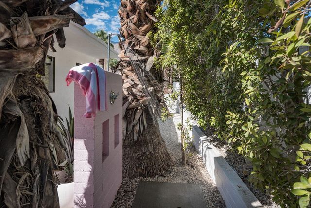 246 W Vereda Norte, Palm Springs, CA 92262