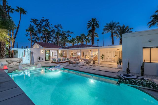 246 W Vereda Norte, Palm Springs, CA 92262