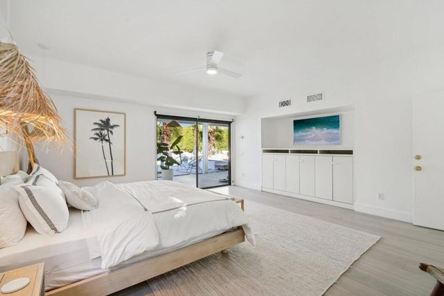 246 W Vereda Norte, Palm Springs, CA 92262