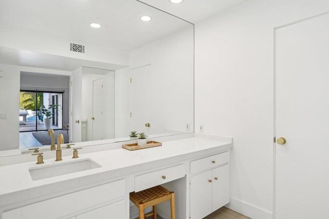 246 W Vereda Norte, Palm Springs, CA 92262