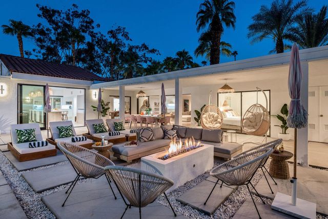 246 W Vereda Norte, Palm Springs, CA 92262