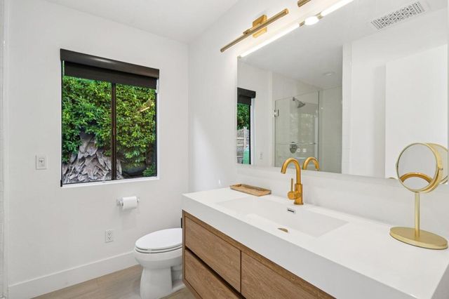 246 W Vereda Norte, Palm Springs, CA 92262