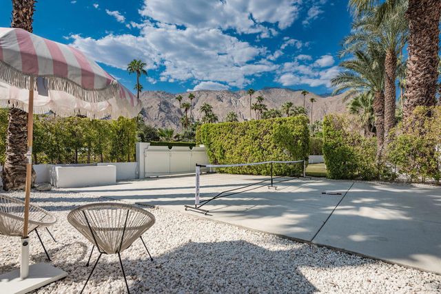 246 W Vereda Norte, Palm Springs, CA 92262
