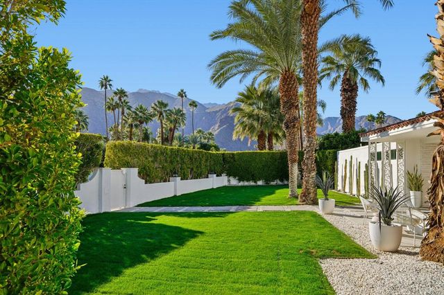 246 W Vereda Norte, Palm Springs, CA 92262
