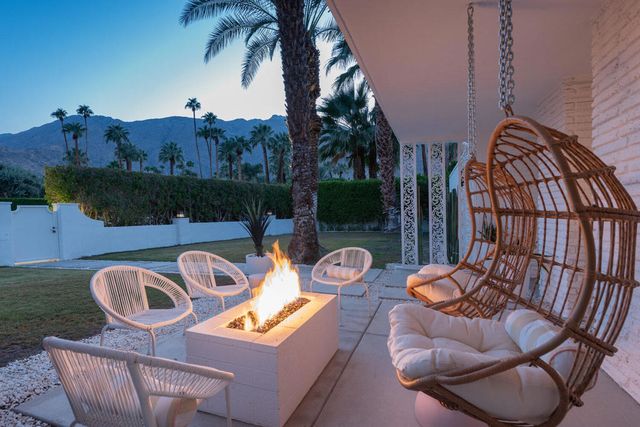 246 W Vereda Norte, Palm Springs, CA 92262