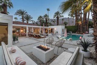 246 W Vereda Norte, Palm Springs, CA 92262