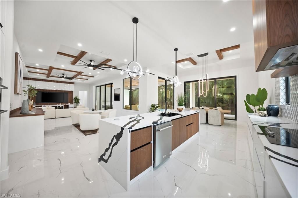 135 7th ST N, NAPLES, FL 34102 — exterior