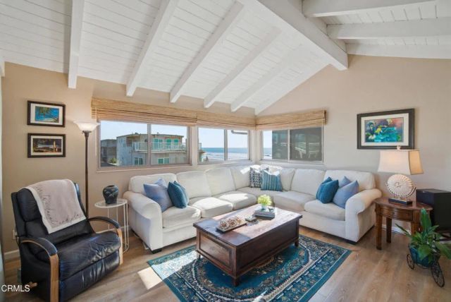 1129 Dover Lane, Ventura, CA 93001