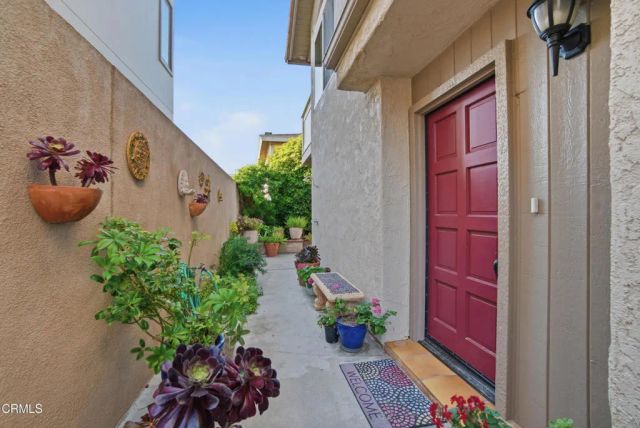 1129 Dover Lane, Ventura, CA 93001