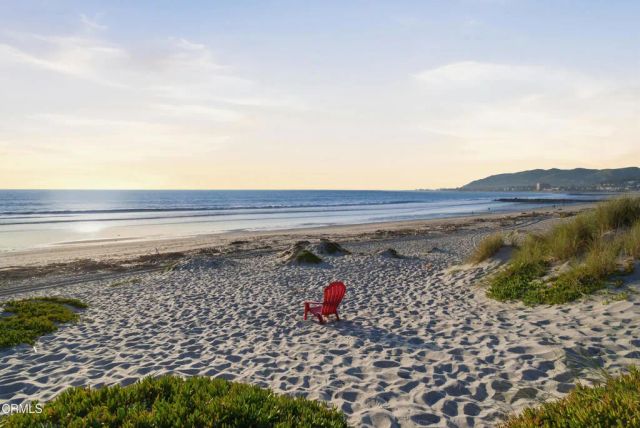 1129 Dover Lane, Ventura, CA 93001