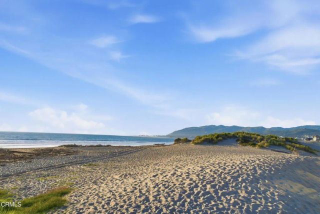 1129 Dover Lane, Ventura, CA 93001