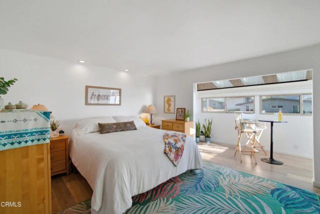 1129 Dover Lane, Ventura, CA 93001