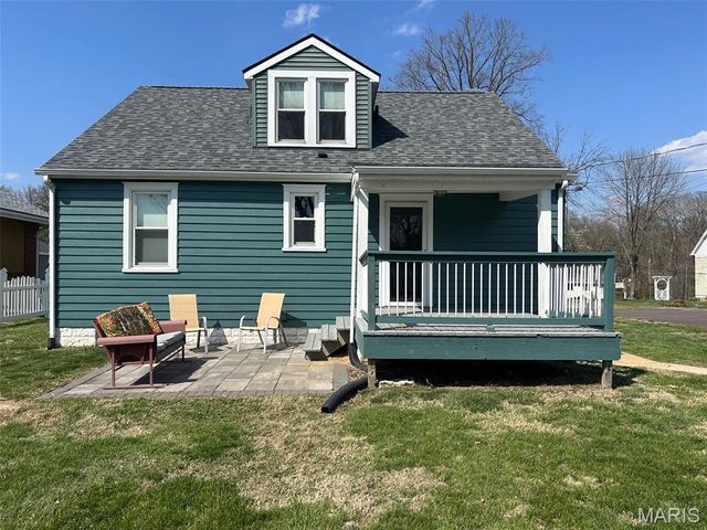 150 N 31st Street, Belleville, IL 62226
