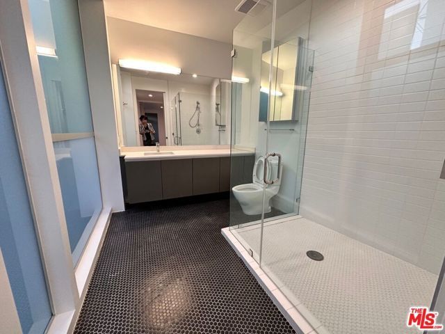 1040 S Mariposa Avenue F101, Los Angeles, CA 90006