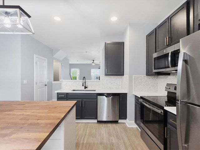 1526 Brookstone Place, Hellertown Boro, PA 18055