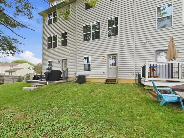 1526 Brookstone Place, Hellertown Boro, PA 18055