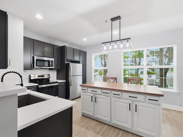 1526 Brookstone Place, Hellertown Boro, PA 18055