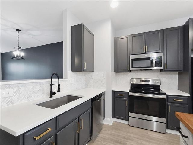 1526 Brookstone Place, Hellertown Boro, PA 18055