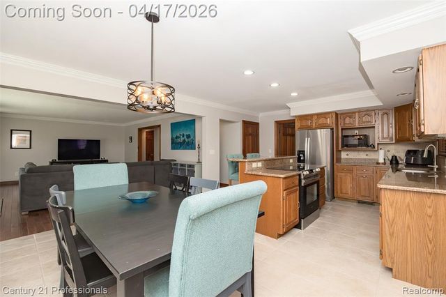 624 Highland Drive, Oxford, MI 48371