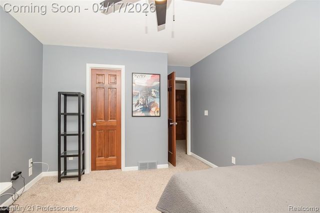 624 Highland Drive, Oxford, MI 48371