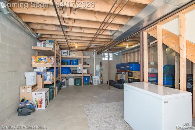 624 Highland Drive, Oxford, MI 48371