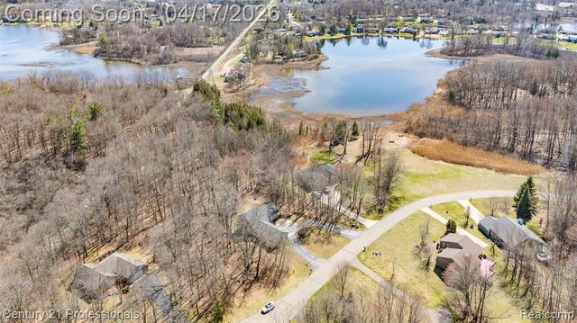 624 Highland Drive, Oxford, MI 48371