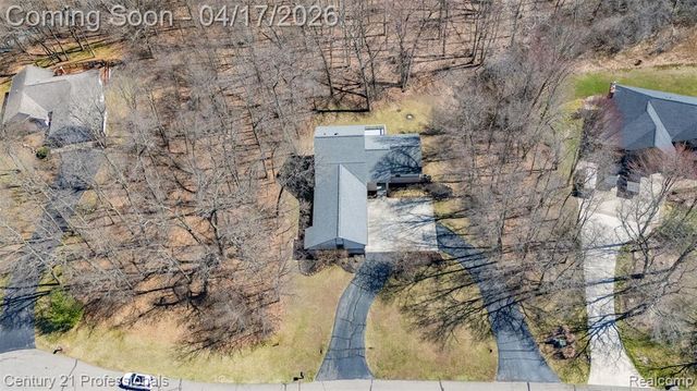 624 Highland Drive, Oxford, MI 48371