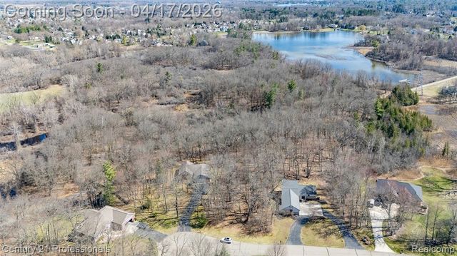 624 Highland Drive, Oxford, MI 48371