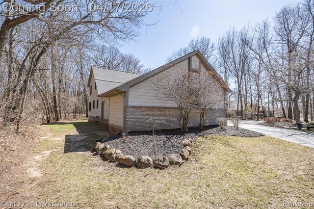 624 Highland Drive, Oxford, MI 48371