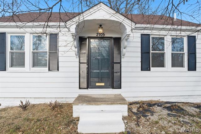 2105 E B Street, Belleville, IL 62221