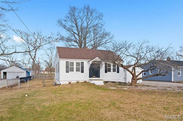 2105 E B Street, Belleville, IL 62221