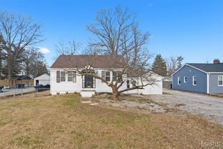 2105 E B Street, Belleville, IL 62221