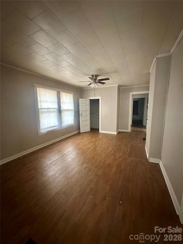 1021 N 14th Street, Bessemer City, NC 28016