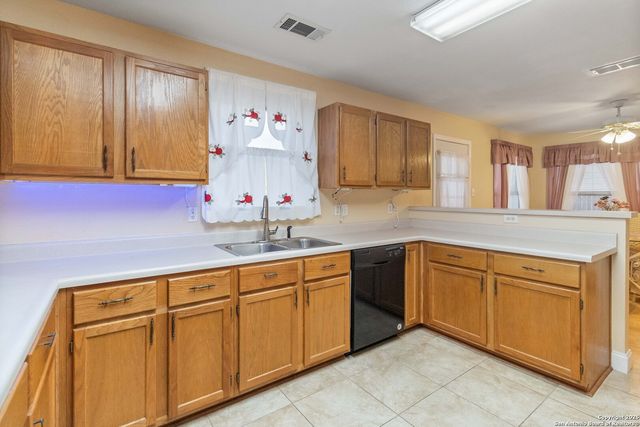 5207 WOOD GLEN DR, San Antonio, TX 78244