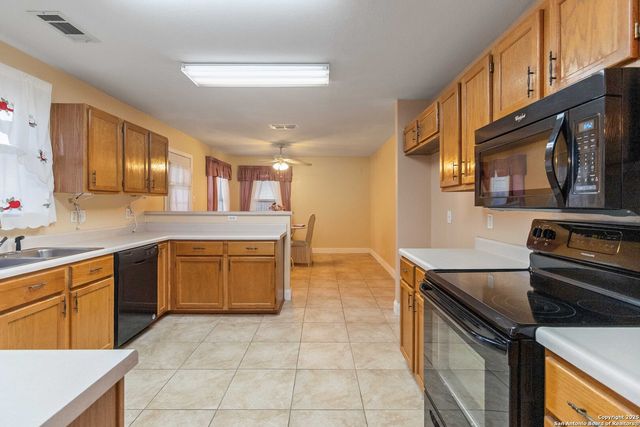 5207 WOOD GLEN DR, San Antonio, TX 78244
