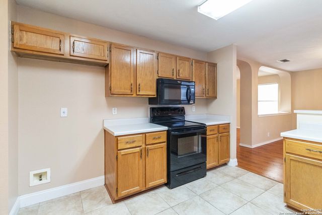 5207 WOOD GLEN DR, San Antonio, TX 78244