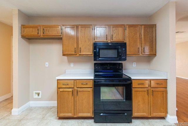 5207 WOOD GLEN DR, San Antonio, TX 78244