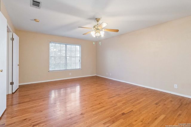 5207 WOOD GLEN DR, San Antonio, TX 78244