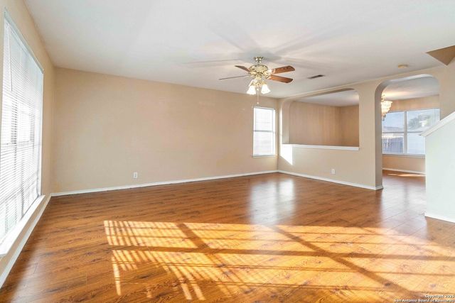 5207 WOOD GLEN DR, San Antonio, TX 78244