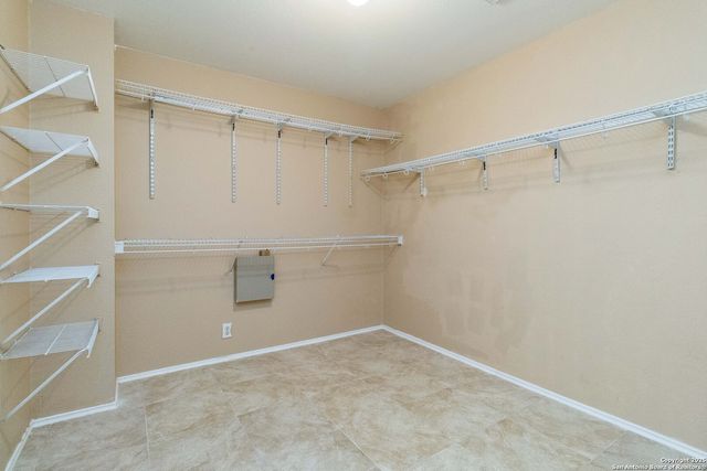 5207 WOOD GLEN DR, San Antonio, TX 78244