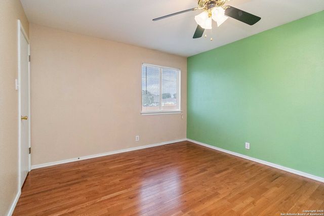 5207 WOOD GLEN DR, San Antonio, TX 78244